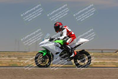 media/Jul-22-2022-TrackDaz (Fri) [[ca4971259a]]/Group B/130pm (Wheelie Bump)/